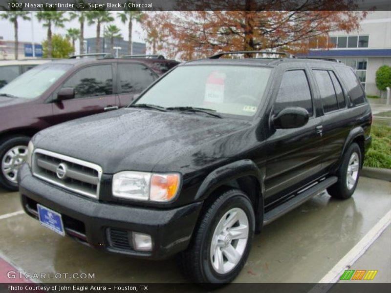 Super Black / Charcoal 2002 Nissan Pathfinder LE
