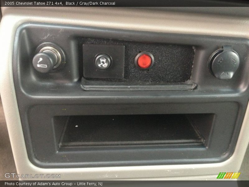 Black / Gray/Dark Charcoal 2005 Chevrolet Tahoe Z71 4x4