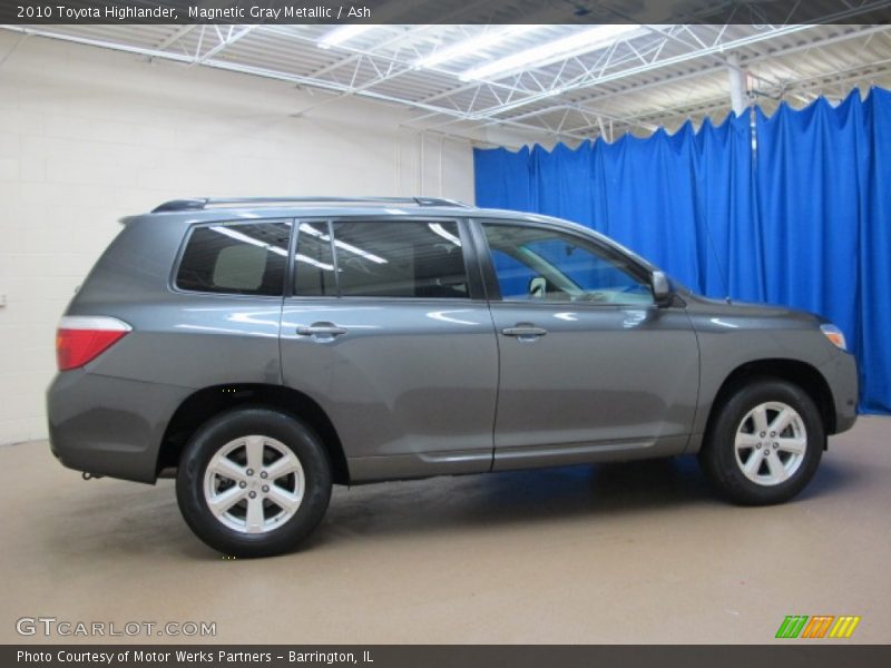Magnetic Gray Metallic / Ash 2010 Toyota Highlander