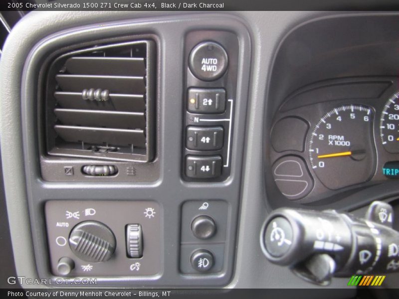 Controls of 2005 Silverado 1500 Z71 Crew Cab 4x4