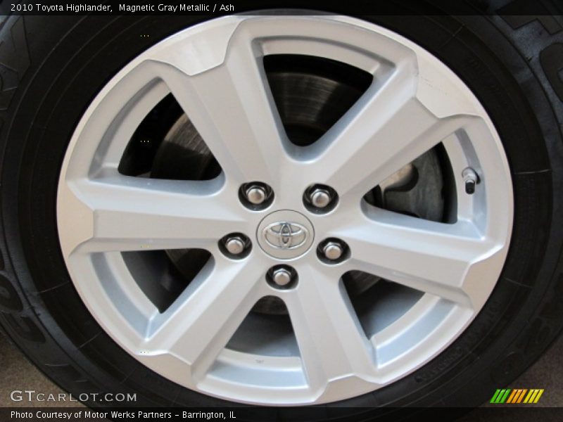 Magnetic Gray Metallic / Ash 2010 Toyota Highlander