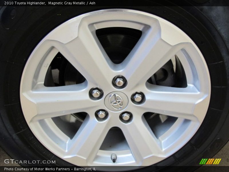 Magnetic Gray Metallic / Ash 2010 Toyota Highlander