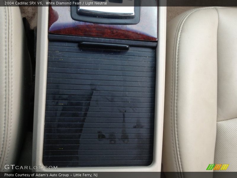 White Diamond Pearl / Light Neutral 2004 Cadillac SRX V6