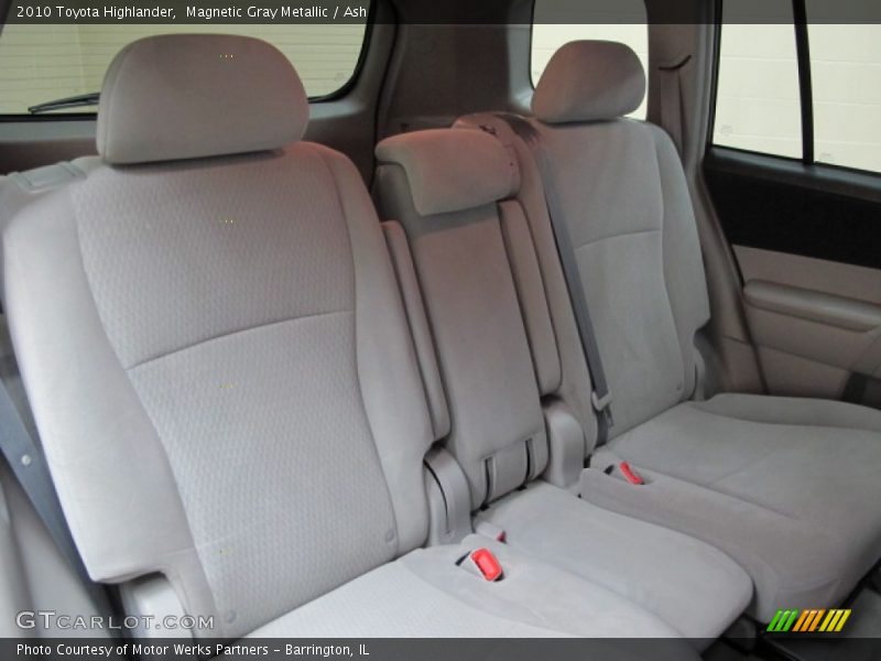 Magnetic Gray Metallic / Ash 2010 Toyota Highlander