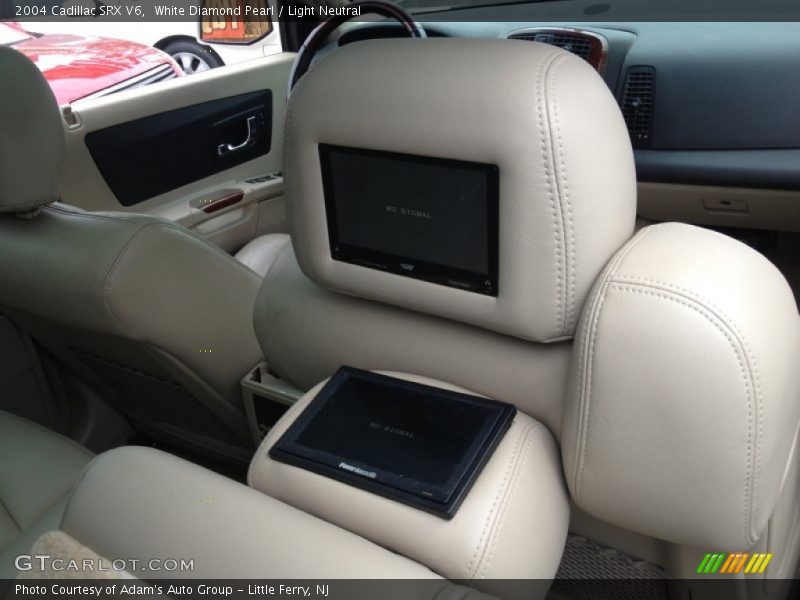 White Diamond Pearl / Light Neutral 2004 Cadillac SRX V6