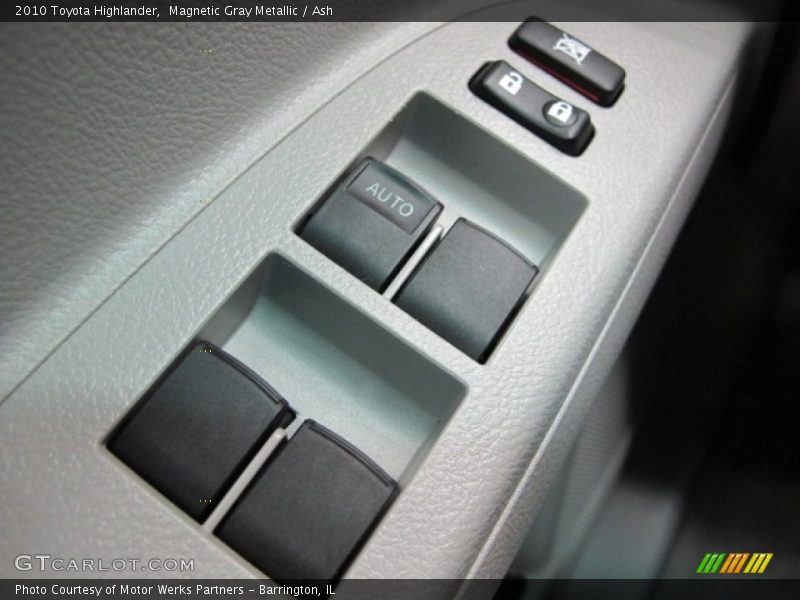 Magnetic Gray Metallic / Ash 2010 Toyota Highlander