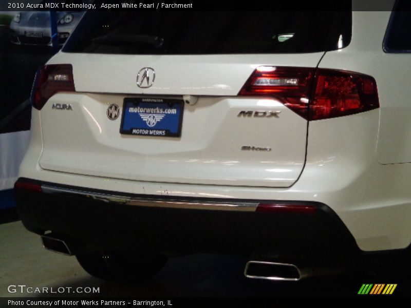 Aspen White Pearl / Parchment 2010 Acura MDX Technology