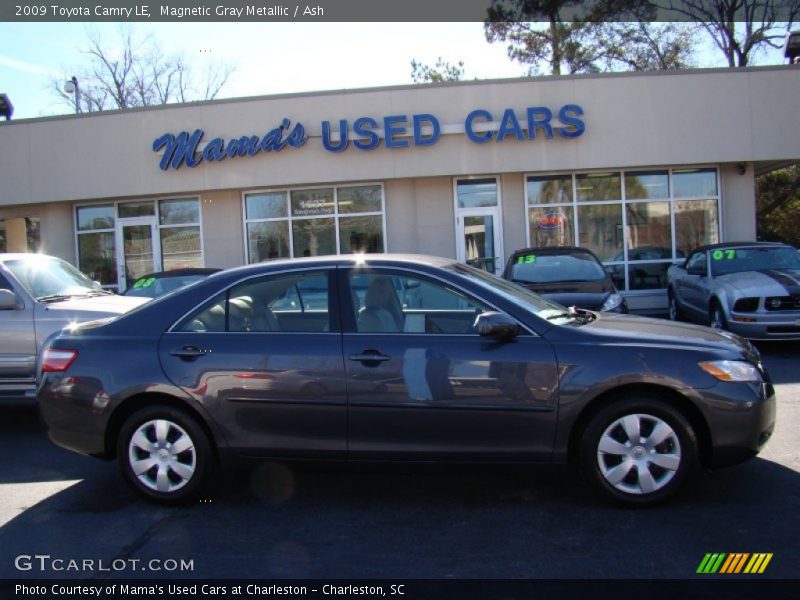 Magnetic Gray Metallic / Ash 2009 Toyota Camry LE