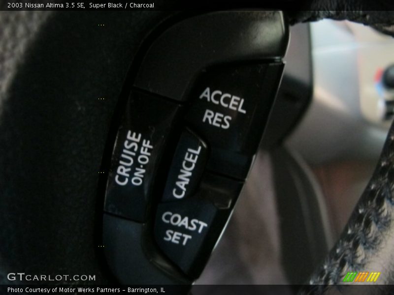 Super Black / Charcoal 2003 Nissan Altima 3.5 SE