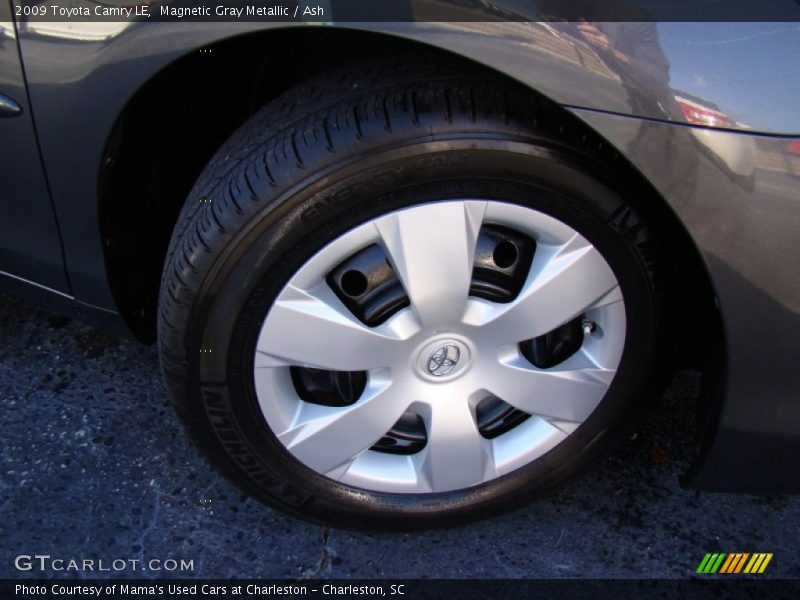 Magnetic Gray Metallic / Ash 2009 Toyota Camry LE