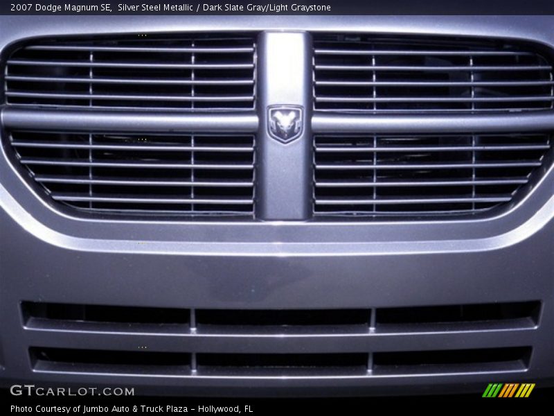 Silver Steel Metallic / Dark Slate Gray/Light Graystone 2007 Dodge Magnum SE