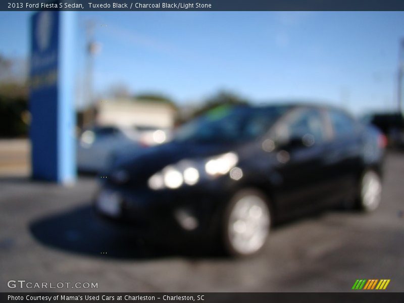 Tuxedo Black / Charcoal Black/Light Stone 2013 Ford Fiesta S Sedan