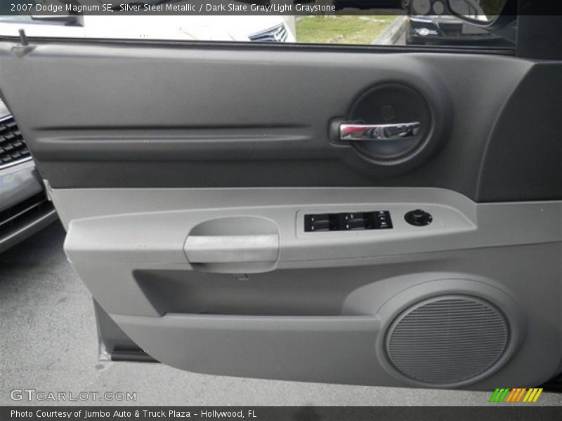 Silver Steel Metallic / Dark Slate Gray/Light Graystone 2007 Dodge Magnum SE