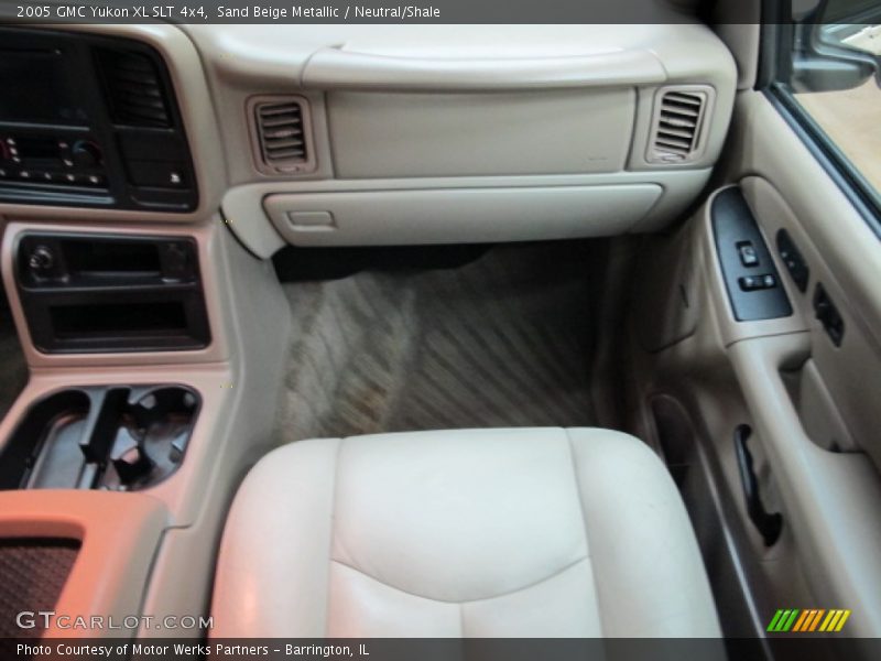 Sand Beige Metallic / Neutral/Shale 2005 GMC Yukon XL SLT 4x4