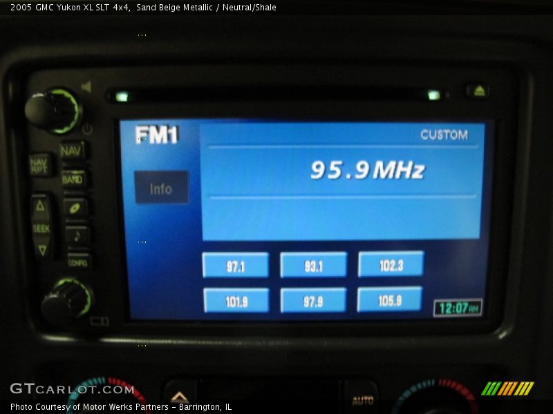 Sand Beige Metallic / Neutral/Shale 2005 GMC Yukon XL SLT 4x4