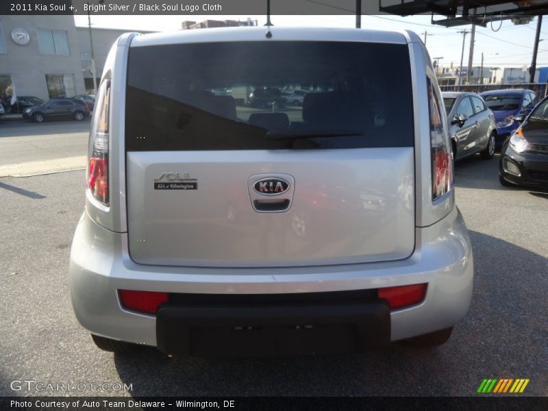 Bright Silver / Black Soul Logo Cloth 2011 Kia Soul +