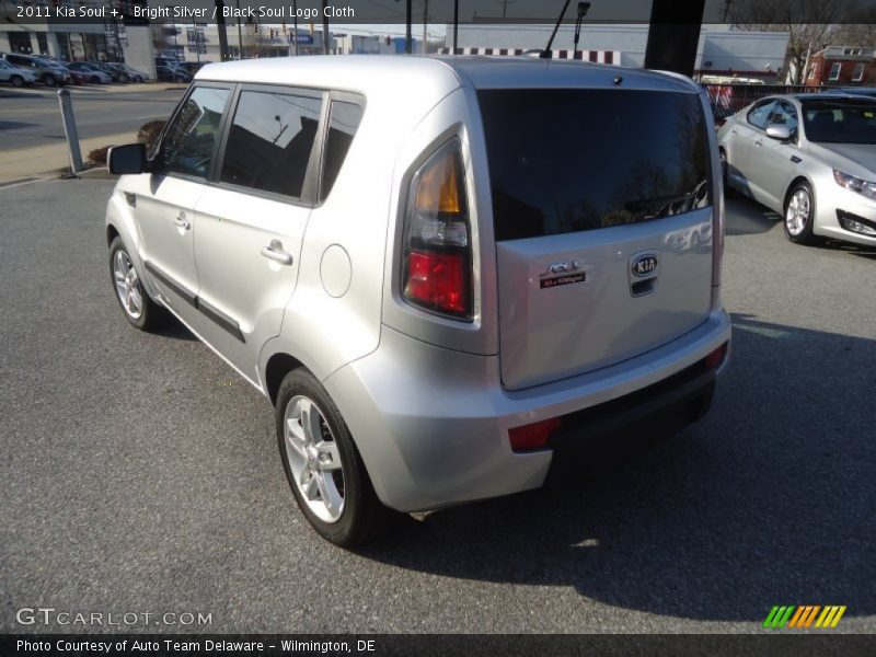 Bright Silver / Black Soul Logo Cloth 2011 Kia Soul +
