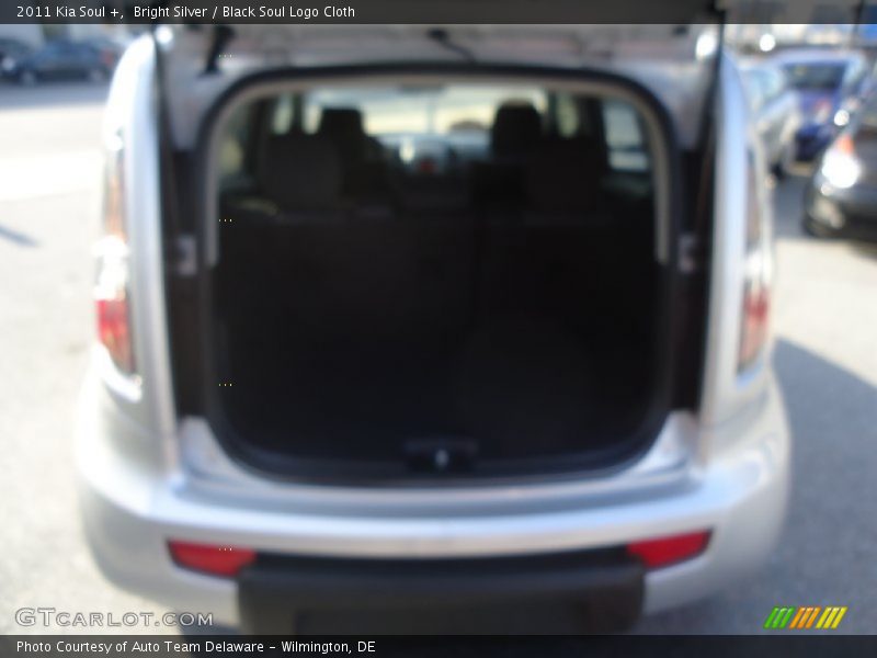 Bright Silver / Black Soul Logo Cloth 2011 Kia Soul +
