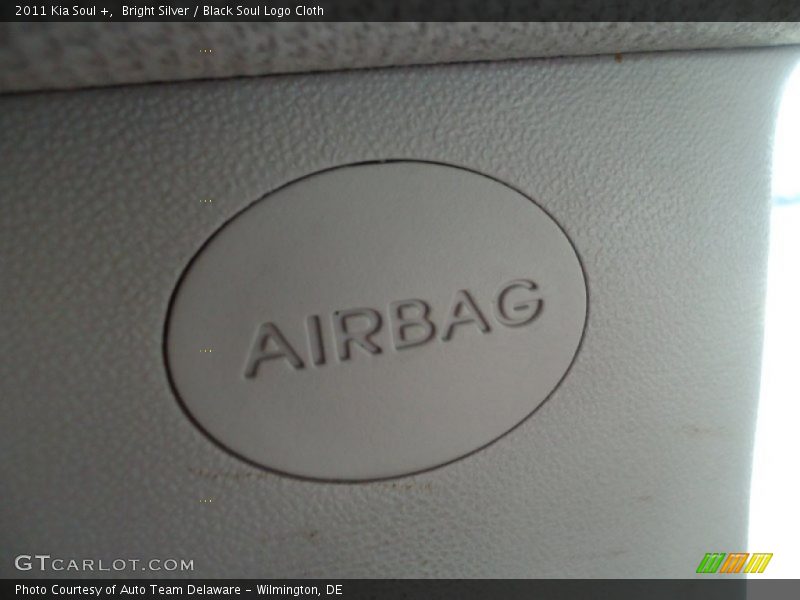 Bright Silver / Black Soul Logo Cloth 2011 Kia Soul +