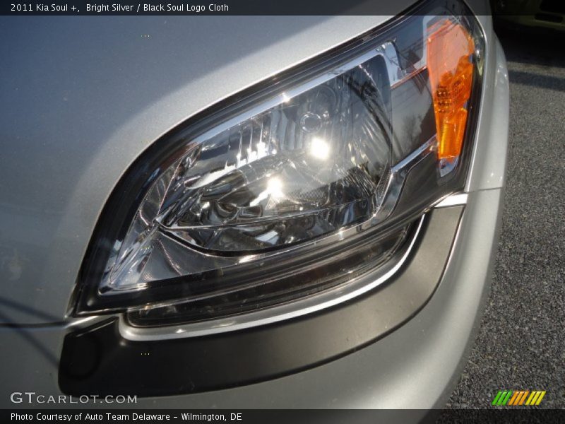Bright Silver / Black Soul Logo Cloth 2011 Kia Soul +