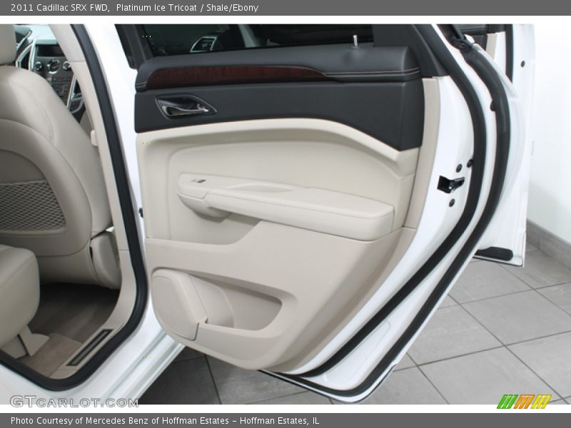 Platinum Ice Tricoat / Shale/Ebony 2011 Cadillac SRX FWD