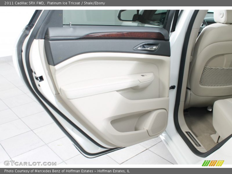 Platinum Ice Tricoat / Shale/Ebony 2011 Cadillac SRX FWD