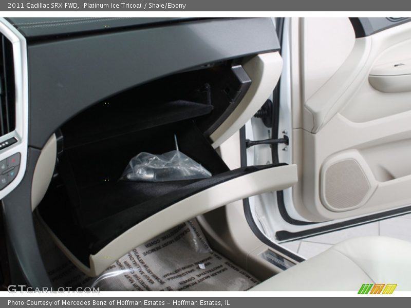 Platinum Ice Tricoat / Shale/Ebony 2011 Cadillac SRX FWD