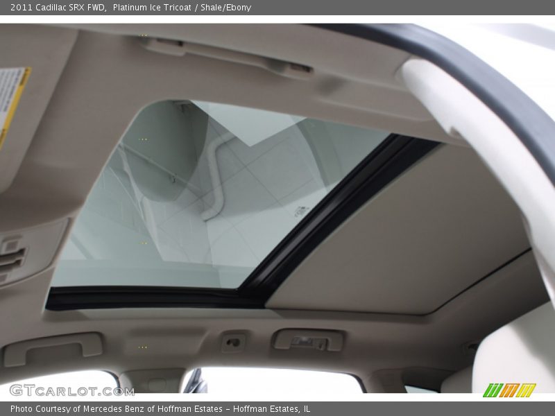 Platinum Ice Tricoat / Shale/Ebony 2011 Cadillac SRX FWD