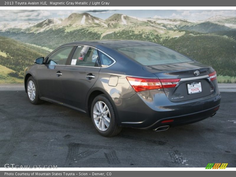 Magnetic Gray Metallic / Light Gray 2013 Toyota Avalon XLE