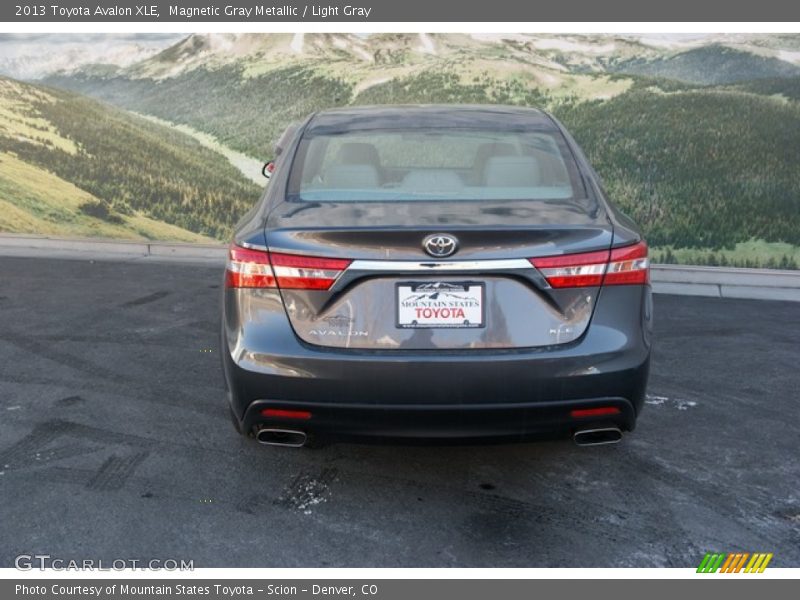 Magnetic Gray Metallic / Light Gray 2013 Toyota Avalon XLE
