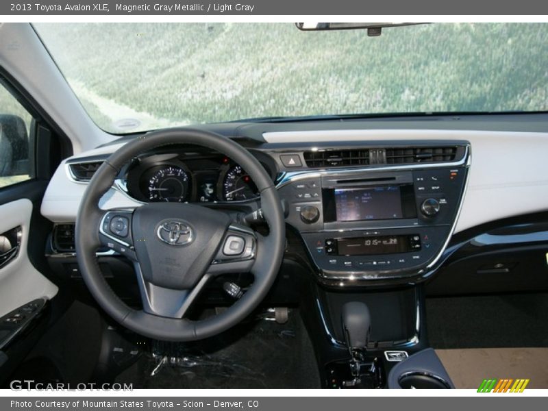 Magnetic Gray Metallic / Light Gray 2013 Toyota Avalon XLE