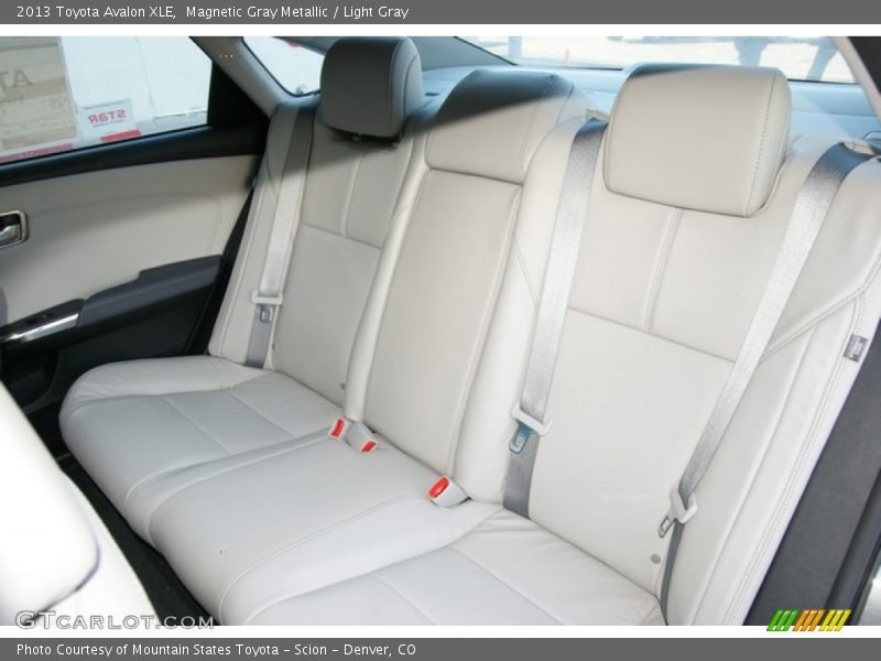 Magnetic Gray Metallic / Light Gray 2013 Toyota Avalon XLE