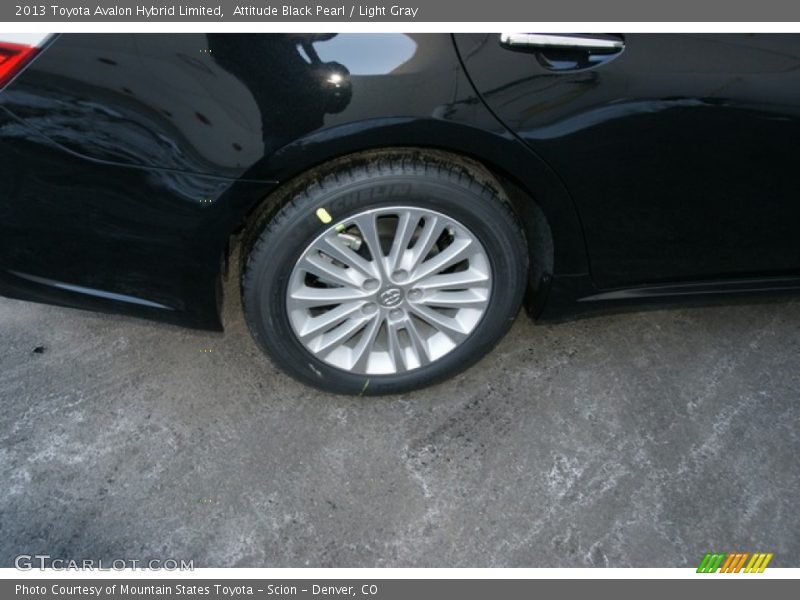 Attitude Black Pearl / Light Gray 2013 Toyota Avalon Hybrid Limited