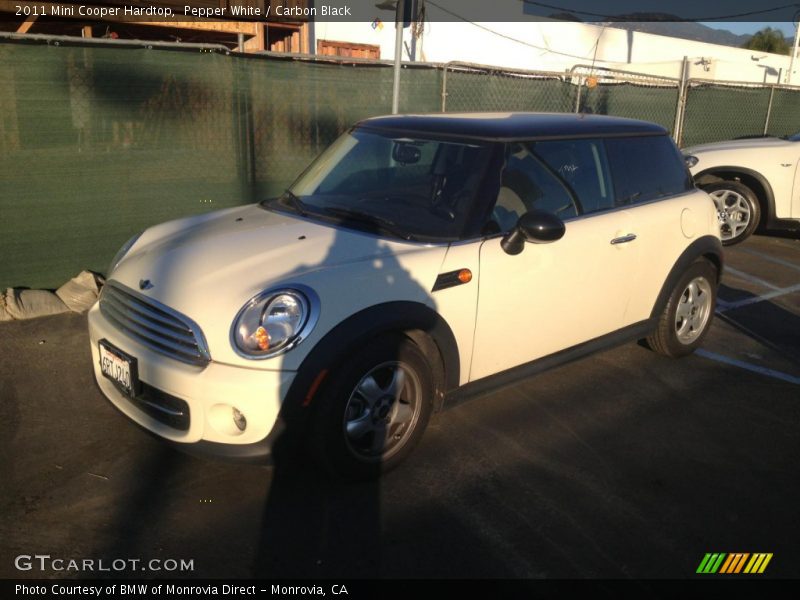 Pepper White / Carbon Black 2011 Mini Cooper Hardtop