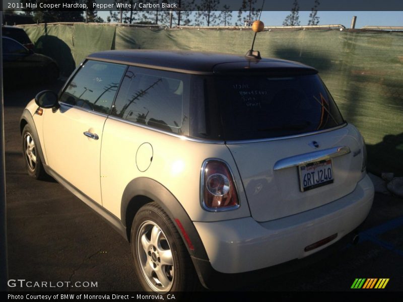 Pepper White / Carbon Black 2011 Mini Cooper Hardtop