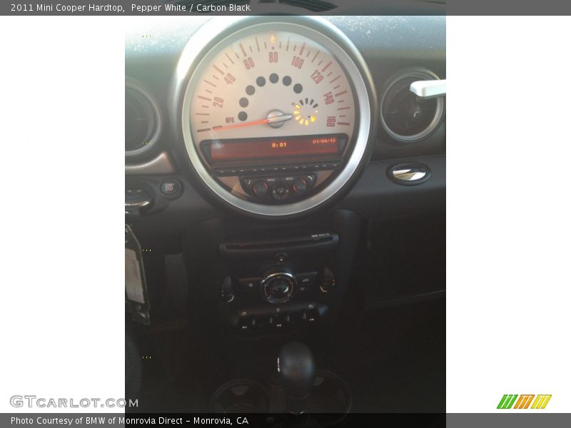 Pepper White / Carbon Black 2011 Mini Cooper Hardtop