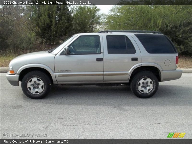 Light Pewter Metallic / Graphite 2002 Chevrolet Blazer LS 4x4