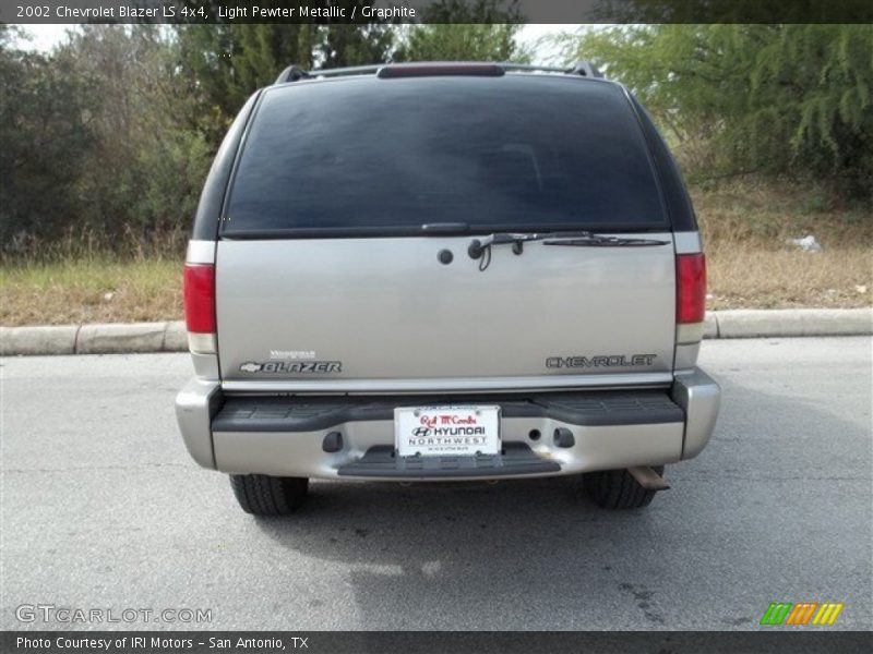 Light Pewter Metallic / Graphite 2002 Chevrolet Blazer LS 4x4