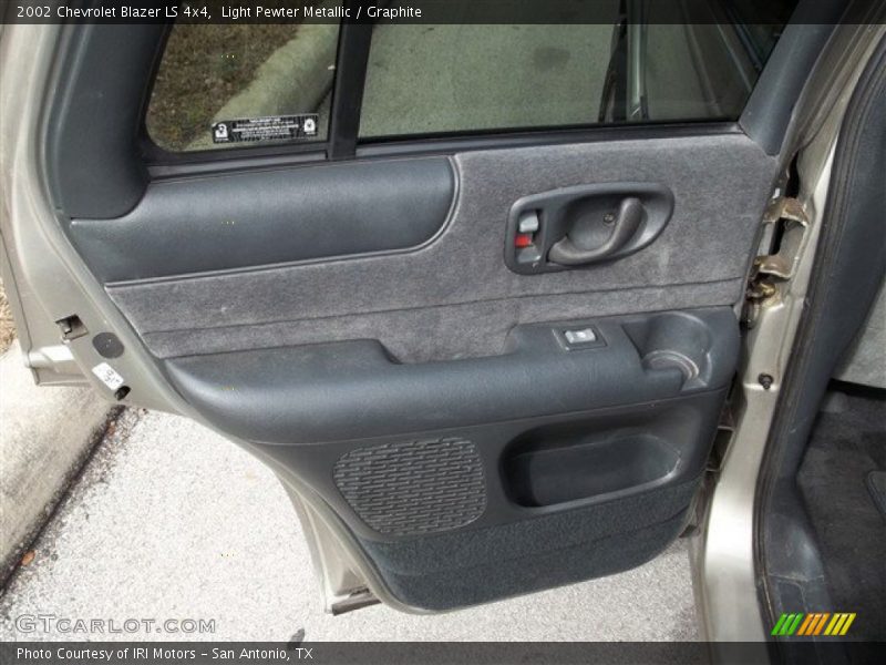 Light Pewter Metallic / Graphite 2002 Chevrolet Blazer LS 4x4
