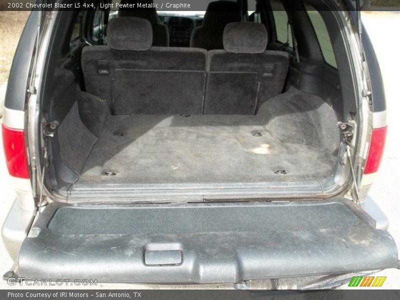  2002 Blazer LS 4x4 Trunk