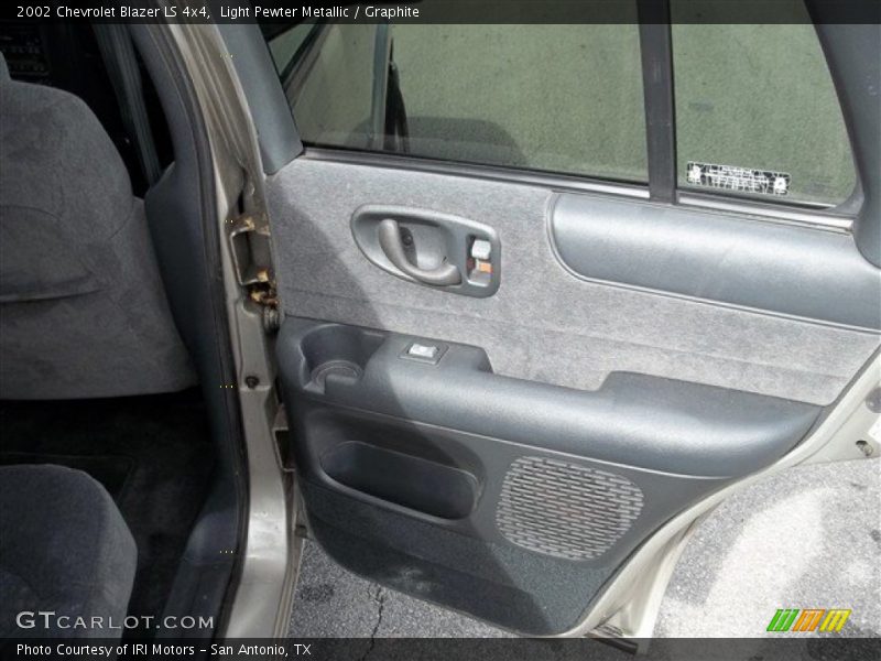 Light Pewter Metallic / Graphite 2002 Chevrolet Blazer LS 4x4