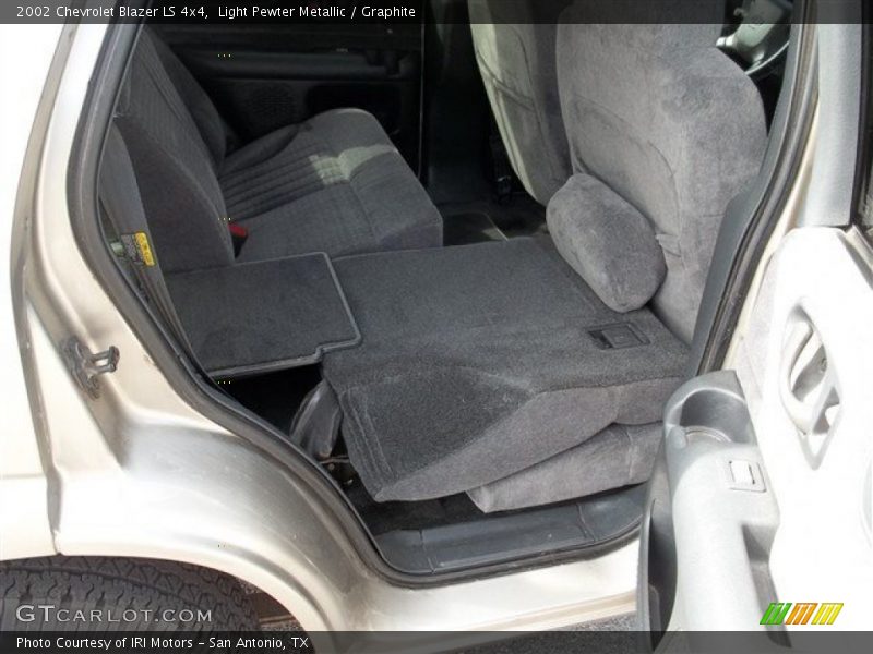 Light Pewter Metallic / Graphite 2002 Chevrolet Blazer LS 4x4