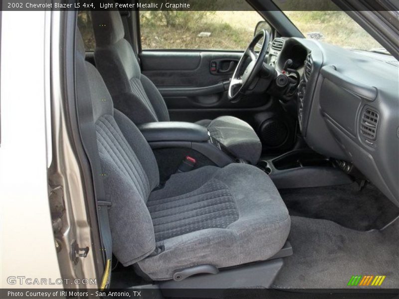Light Pewter Metallic / Graphite 2002 Chevrolet Blazer LS 4x4