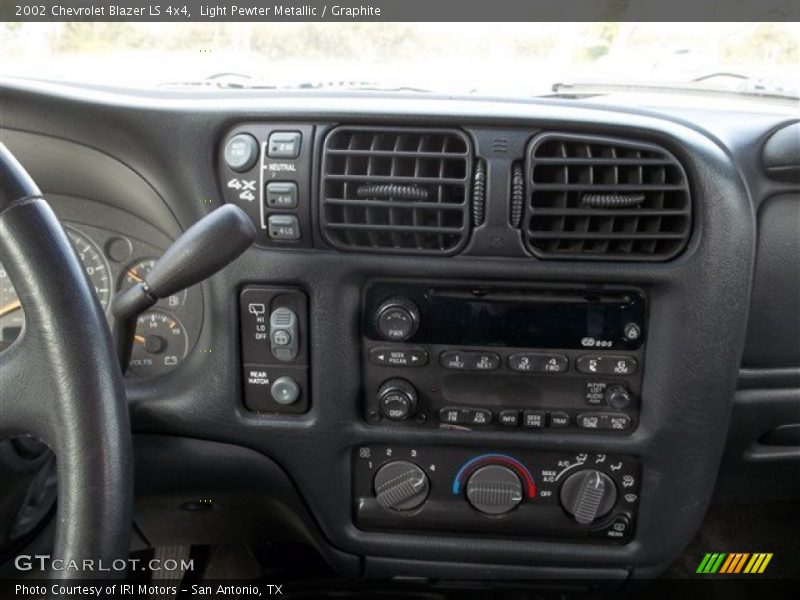 Light Pewter Metallic / Graphite 2002 Chevrolet Blazer LS 4x4