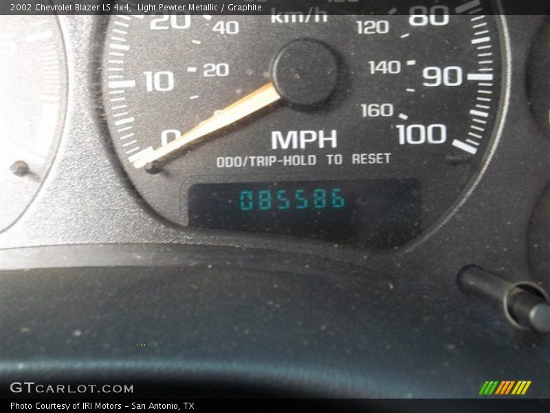 Light Pewter Metallic / Graphite 2002 Chevrolet Blazer LS 4x4