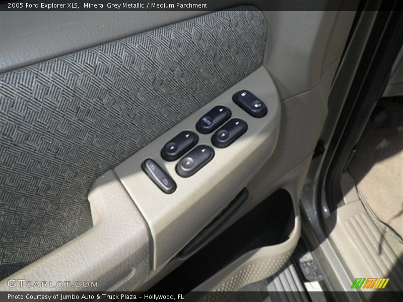 Mineral Grey Metallic / Medium Parchment 2005 Ford Explorer XLS