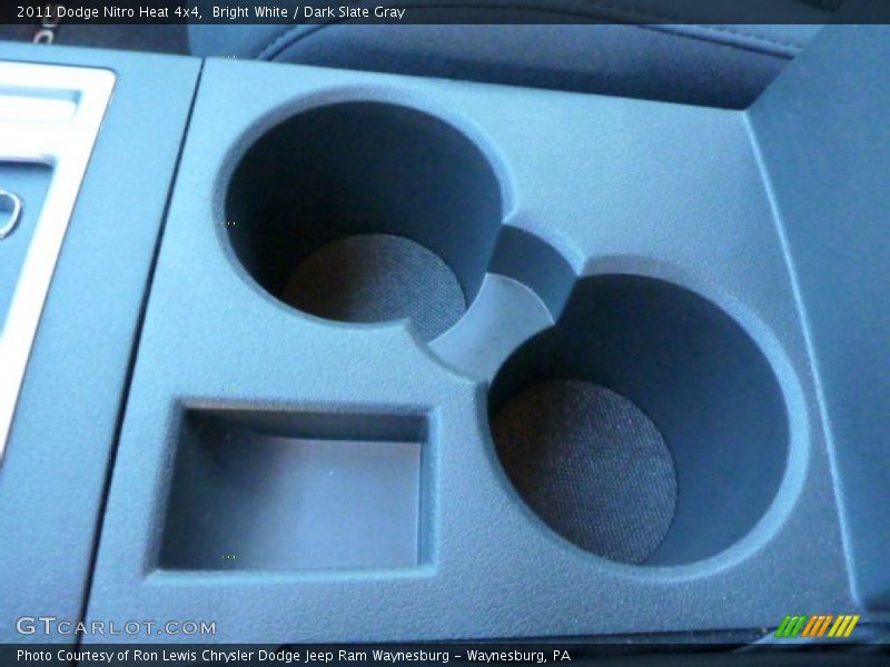 Bright White / Dark Slate Gray 2011 Dodge Nitro Heat 4x4