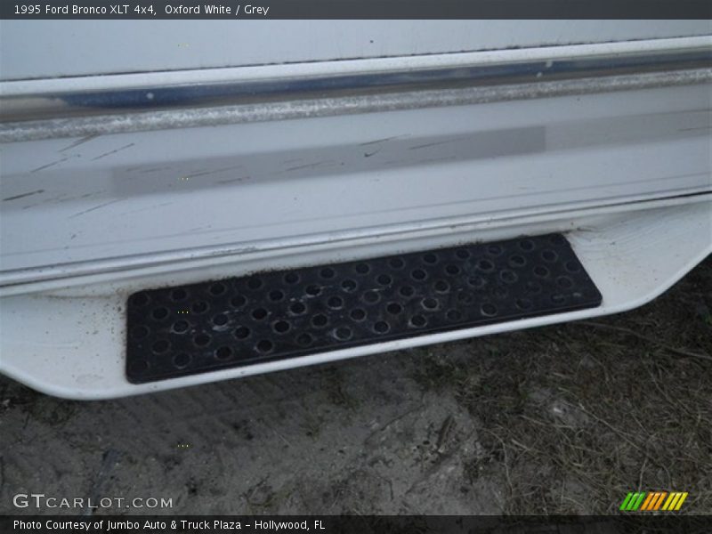 Oxford White / Grey 1995 Ford Bronco XLT 4x4