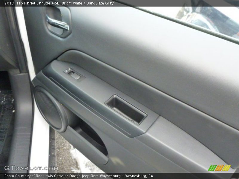 Bright White / Dark Slate Gray 2013 Jeep Patriot Latitude 4x4