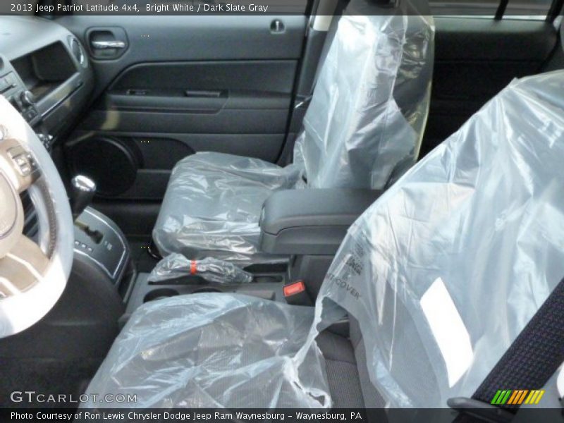 Bright White / Dark Slate Gray 2013 Jeep Patriot Latitude 4x4